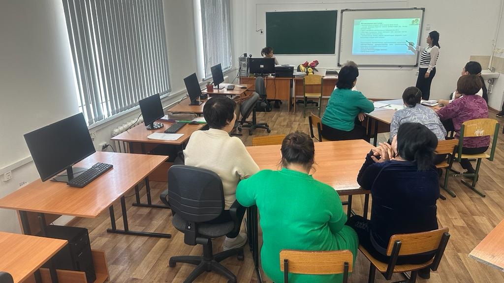 2023жылдың 1ші қарашасында №23 Тескентоған жалпы орта білім беретін мектебінде Математика-физика” айлығының қорытындылау мақсатында “Білім алушылардың математикалық сауаттылыққа дайындаудың тиімді жолдары” атты семинар-практикумы болып өтті.